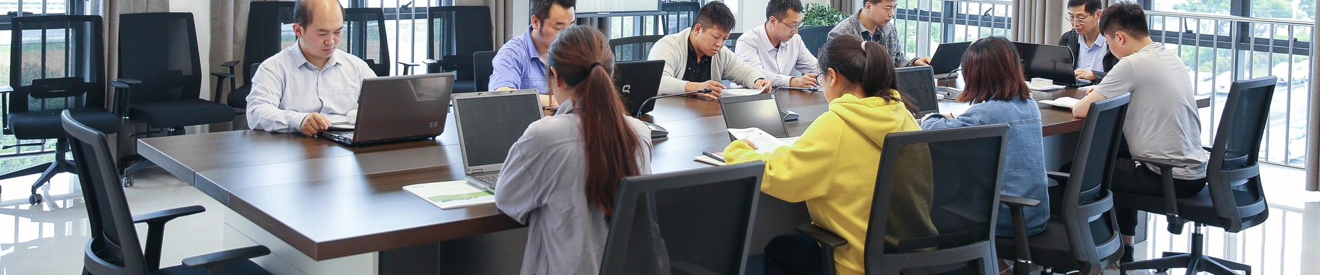 Möchten Sie mehr Details über Tier ausrüstung erhalten?