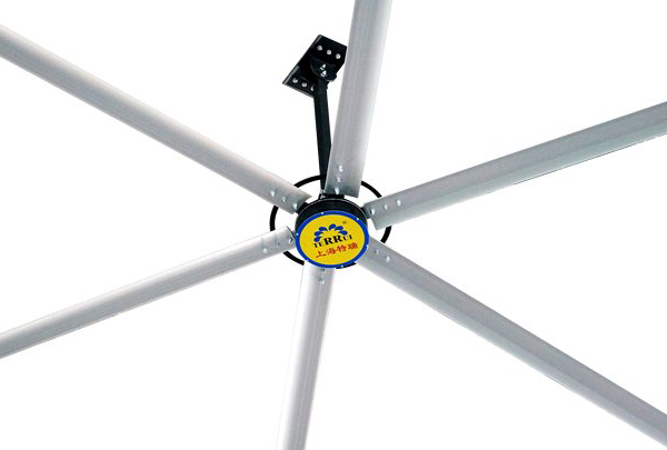 So wählen Sie den richtigen industriellen HVLS-Decken ventilator